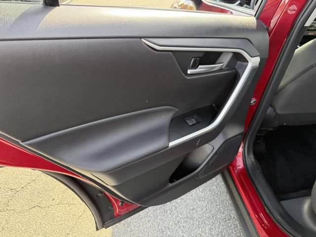 Used 2025 Toyota RAV4 XLE AWD/4WD image 16
