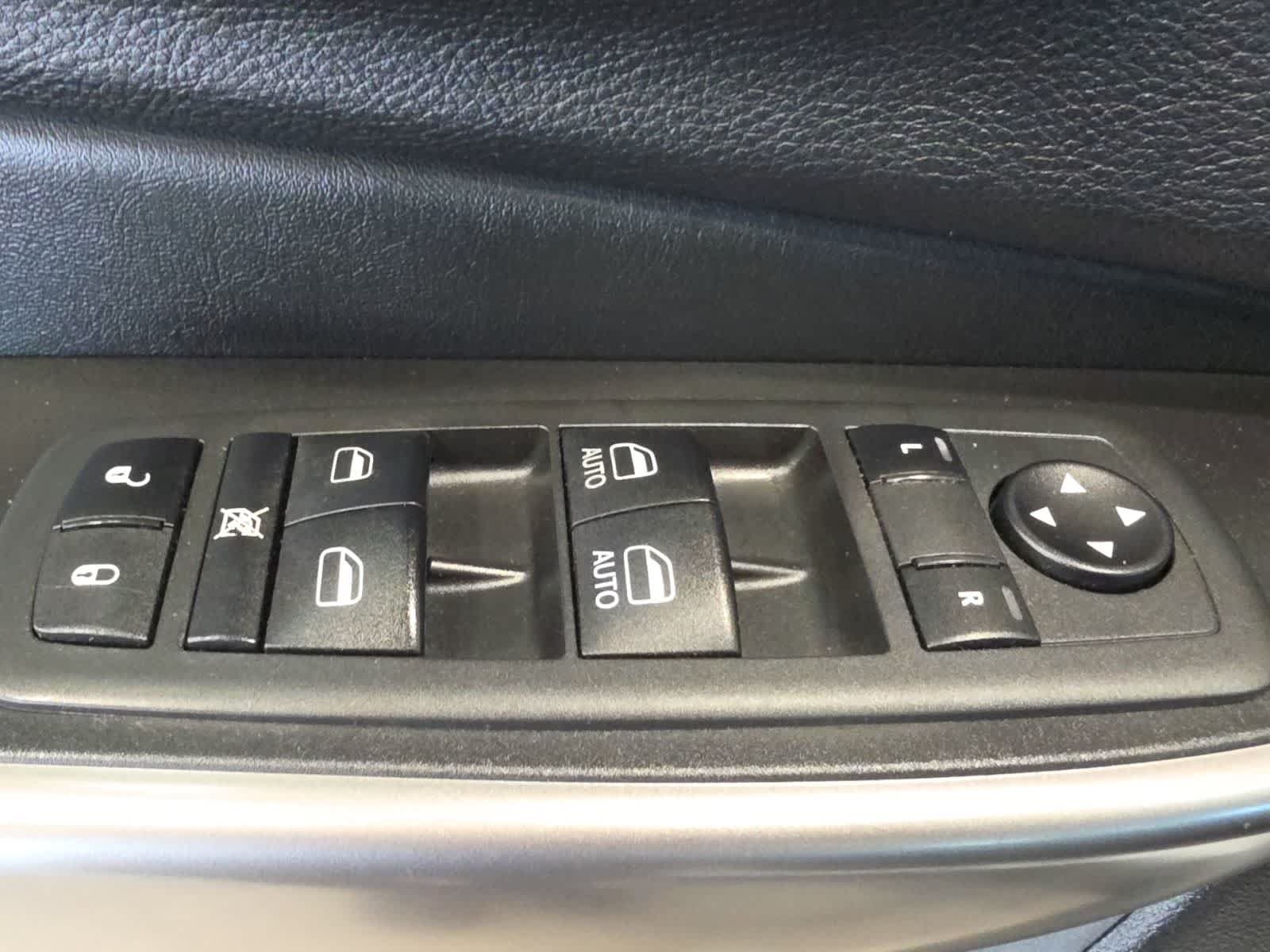 Used 2021 Jeep Cherokee Latitude Lux AWD/4WD image 16