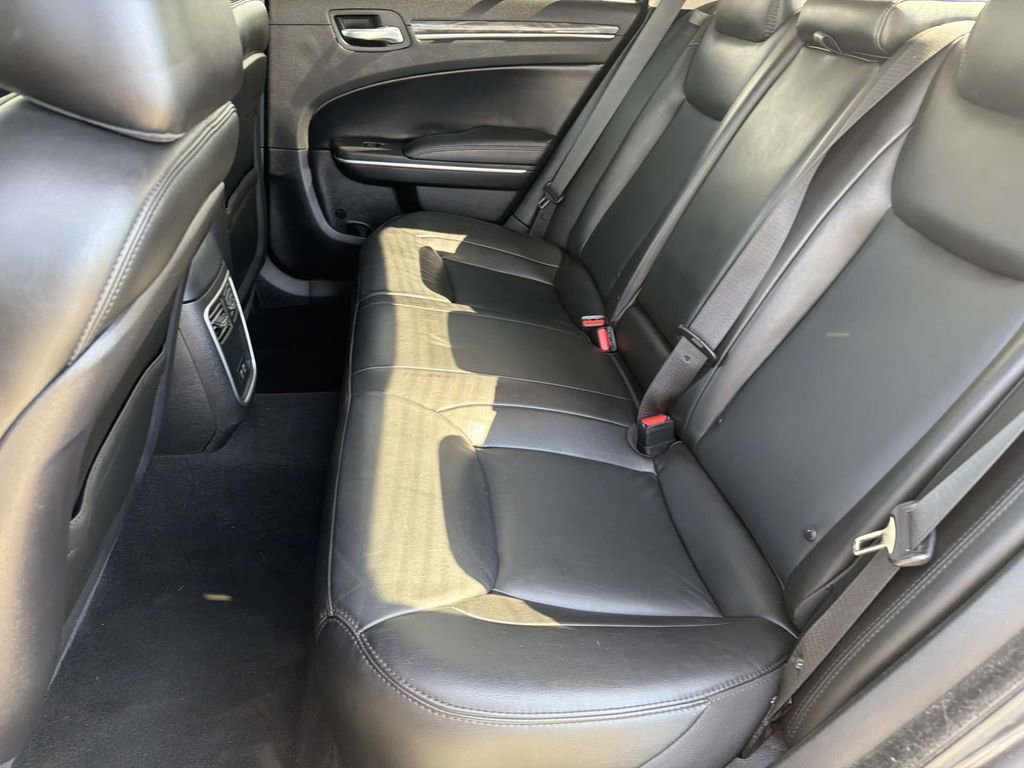 Used 2022 Chrysler 300 Touring L image 21