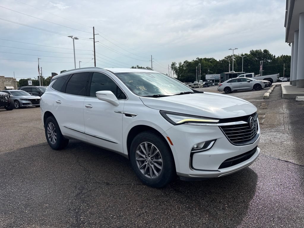 Used 2023 Buick Enclave Essence w/ Trailering Package, 5000 lbs.