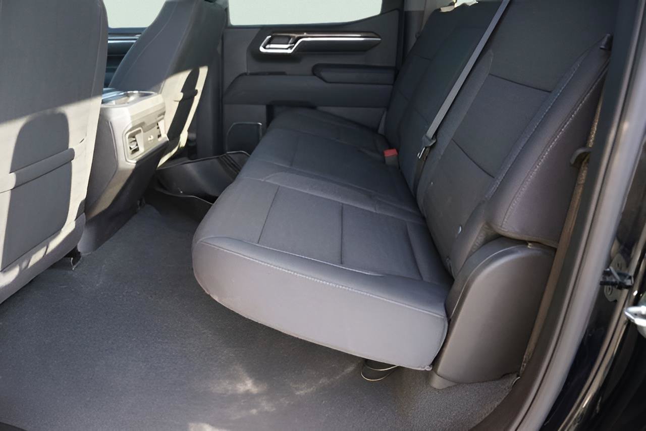 Used 2024 Chevrolet Silverado 1500 LT Trail Boss AWD/4WD image 12