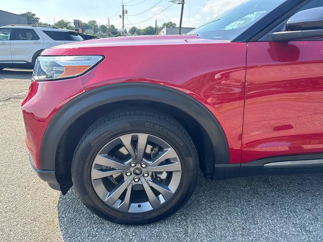 Certified 2023 Ford Explorer XLT w/ Equipment Group 202A AWD/4WD image 14