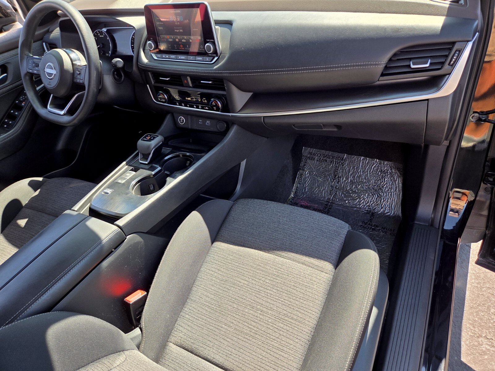 Used 2023 Nissan Rogue SV FWD image 16
