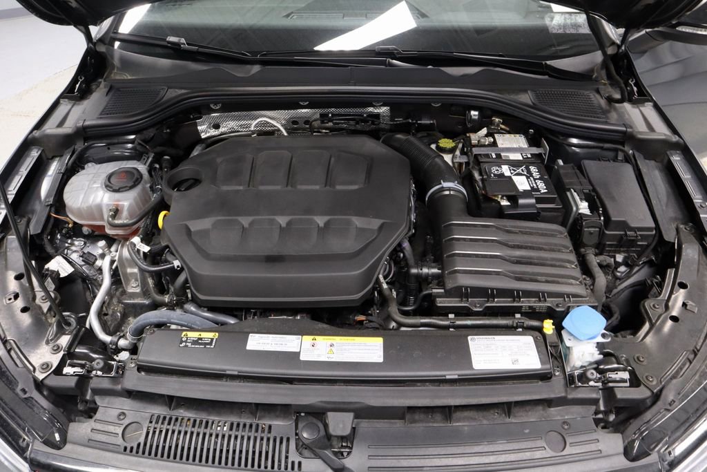 Used 2024 Volkswagen GTI SE FWD image 17