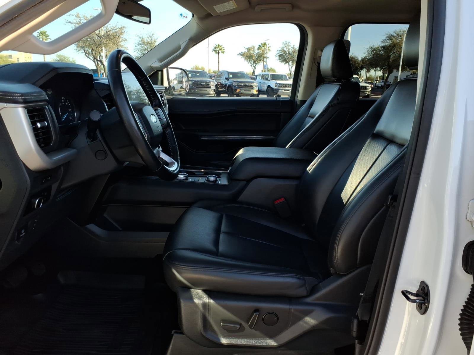 Certified 2024 Ford Expedition XLT image 11