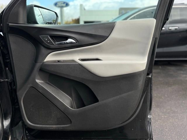 Used 2020 Chevrolet Equinox LS image 29