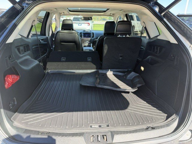 Certified 2020 Ford Edge Titanium w/ Class II Trailer Tow Package AWD/4WD image 31