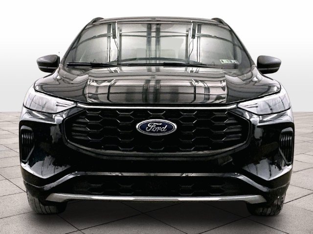 Certified 2023 Ford Escape ST-Line w/ Tech Pack #1 AWD/4WD image 3