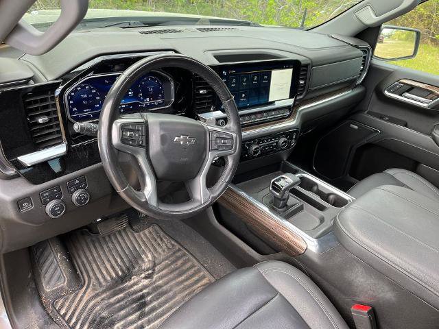 Used 2023 Chevrolet Silverado 1500 RST w/ Convenience Package II AWD/4WD image 3