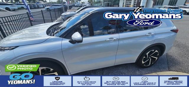 Used 2023 Mitsubishi Outlander SEL FWD image 1
