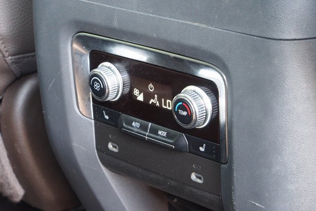 Used 2022 GMC Yukon XL Denali AWD/4WD image 16