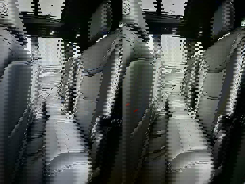 Used 2024 Cadillac XT6 Premium Luxury image 17