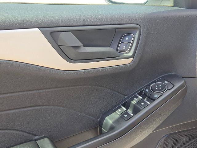 Certified 2022 Ford Escape SE w/ Cold Weather Package FWD image 21
