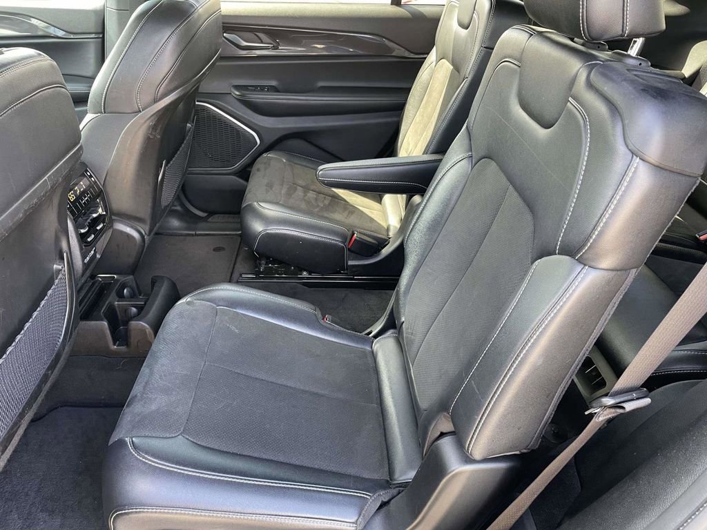 Used 2021 Jeep Grand Cherokee L Laredo image 12