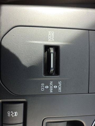 Used 2020 Toyota Highlander LE w/ Protection Package #3 FWD image 35