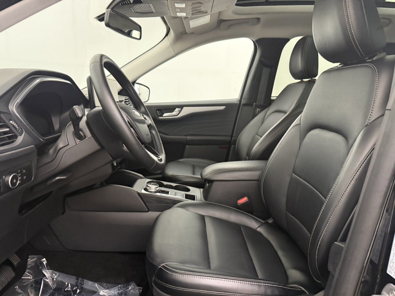 Certified 2025 Ford Escape Platinum AWD/4WD image 15