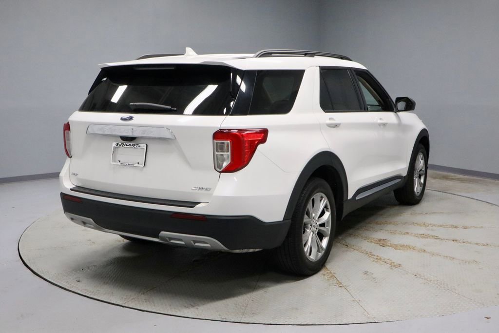 Certified 2023 Ford Explorer XLT w/ Equipment Group 202A AWD/4WD image 11