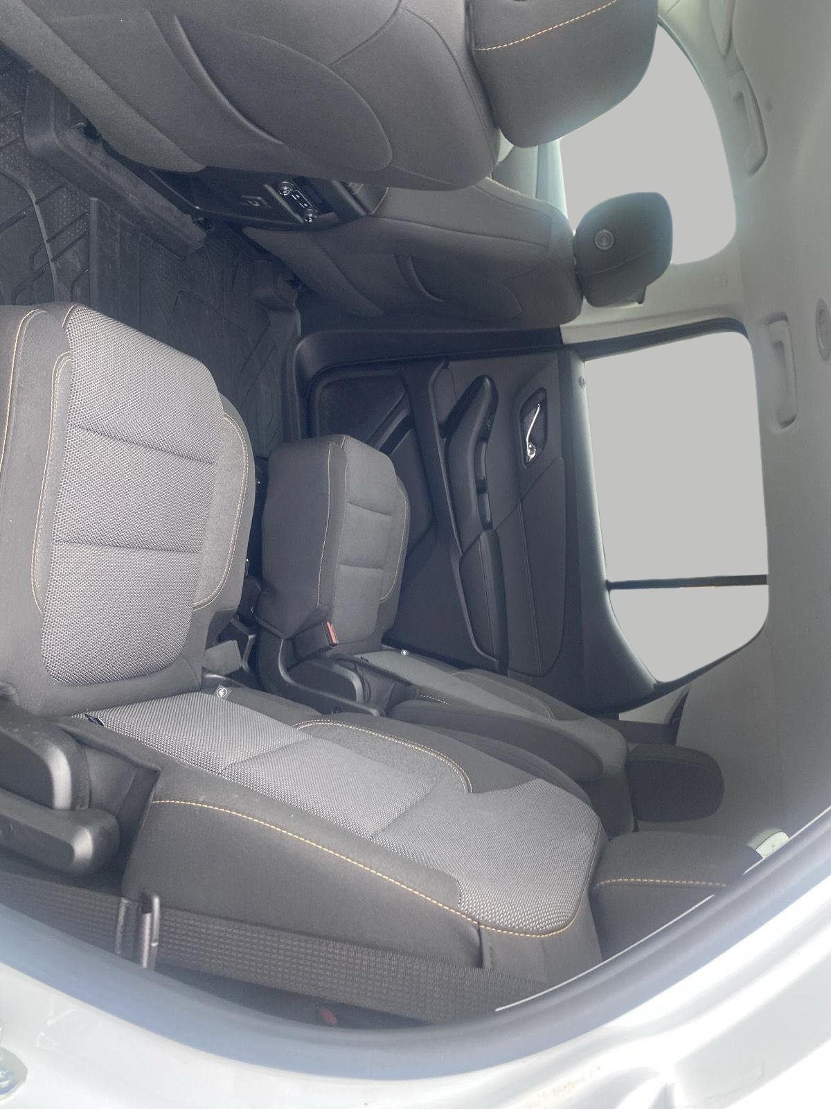 Used 2020 Chevrolet Traverse LT w/ LPO, Floor Liner Package AWD/4WD image 4