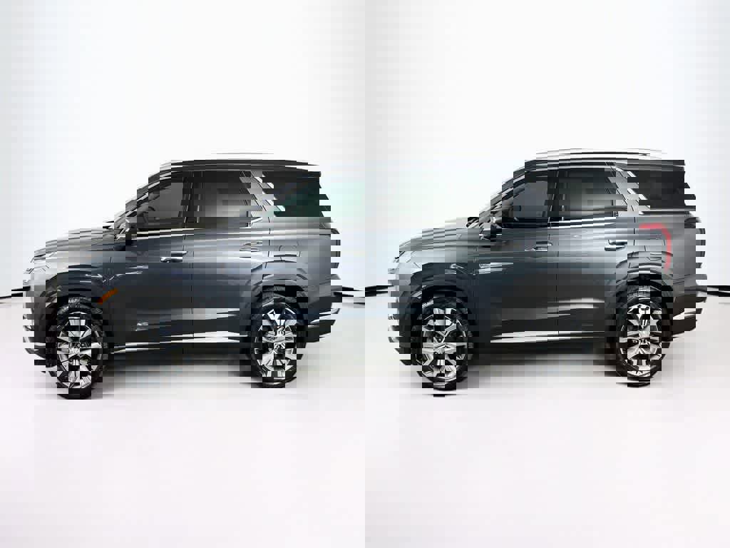 Used 2023 Hyundai Palisade SEL w/ Cargo Package FWD image 2