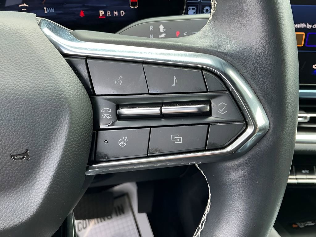 Used 2025 Chevrolet Equinox EV LT w/ Convenience Package image 27