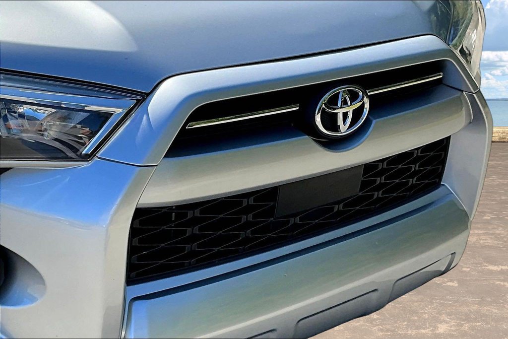 Used 2021 Toyota 4Runner TRD Off-Road AWD/4WD image 35