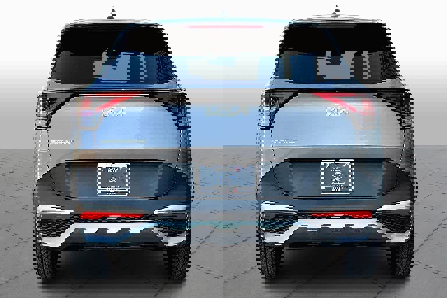 Used 2023 Kia Sportage LX image 2