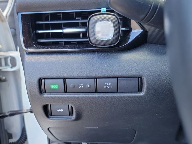 Used 2021 Nissan Sentra SR w/ SR Premium Package FWD image 27