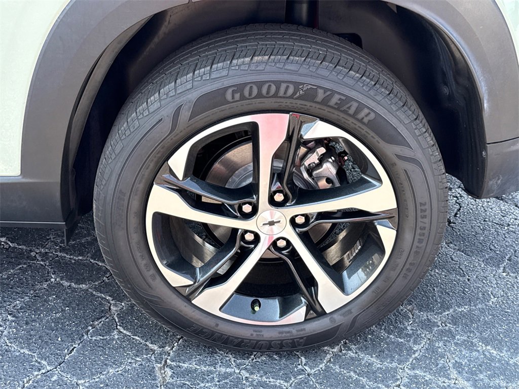 Used 2024 Chevrolet Trax RS w/ Driver Confidence Package image 19