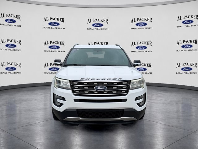 Certified 2017 Ford Explorer XLT FWD image 3