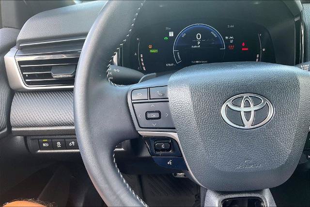 Used 2025 Toyota Camry SE w/ Convenience Package FWD image 18
