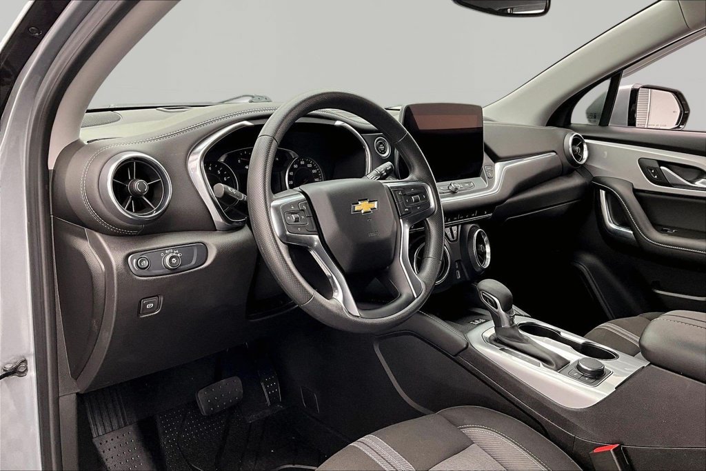 Used 2024 Chevrolet Blazer LT w/ Convenience Package FWD image 14