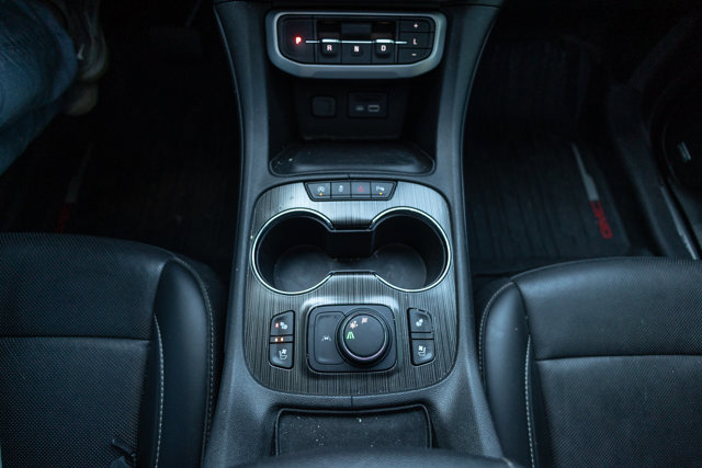 Used 2021 GMC Acadia SLT w/ Preferred Package image 21