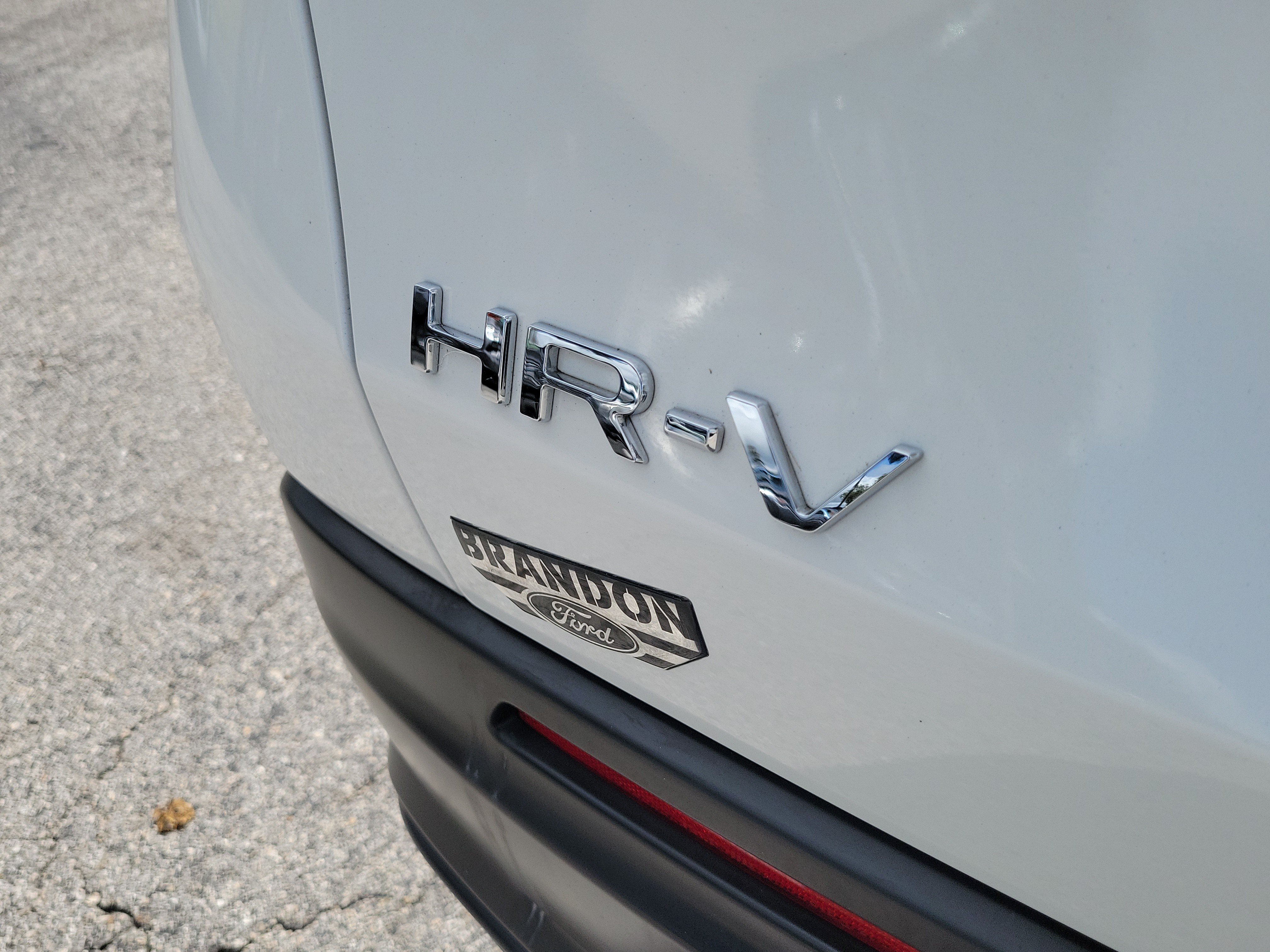 Used 2023 Honda HR-V LX image 9