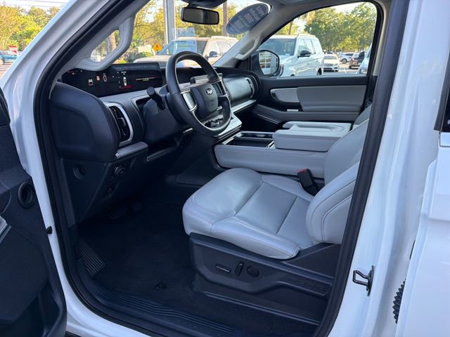 Certified 2025 Ford Expedition Active AWD/4WD image 9