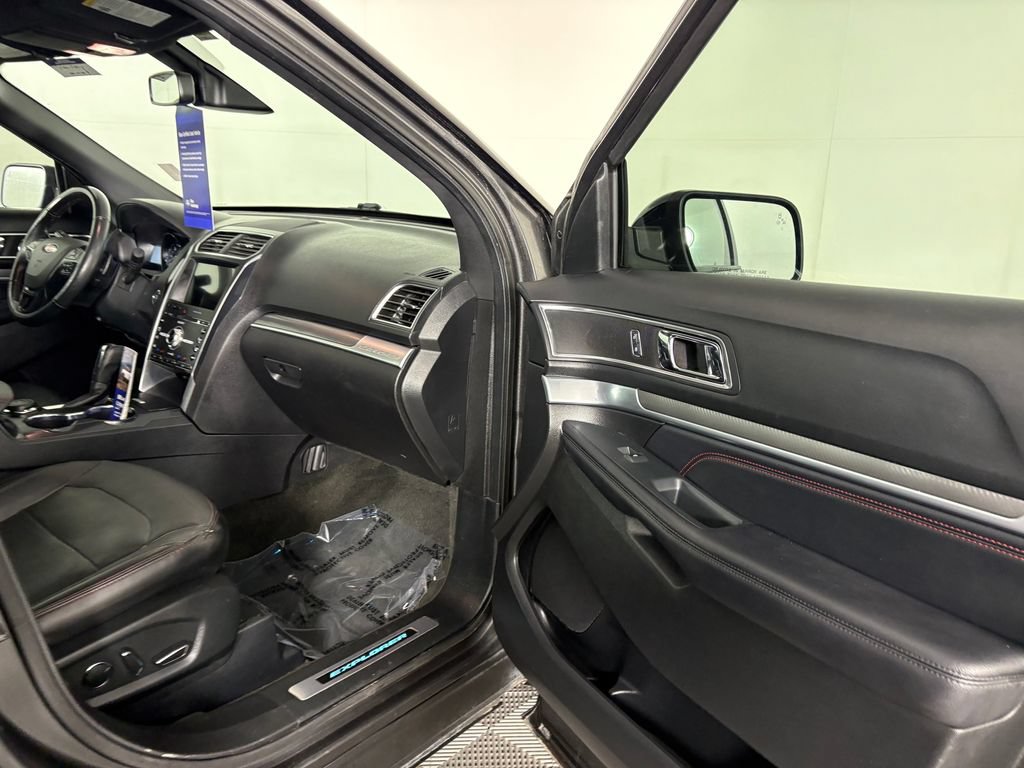 Certified 2018 Ford Explorer Sport w/ Equipment Group 401A AWD/4WD image 39