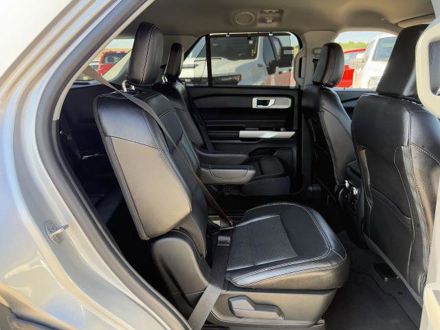 Certified 2022 Ford Explorer Limited RWD image 30