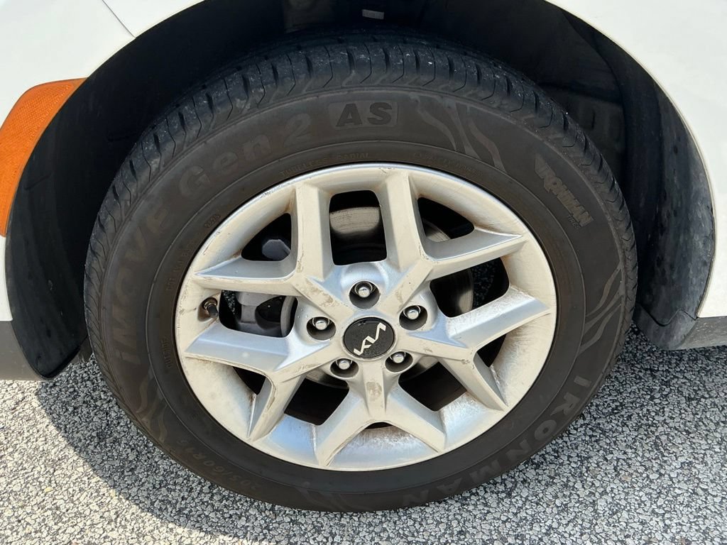 Used 2025 Kia Soul LX w/ LX Technology Package FWD image 24