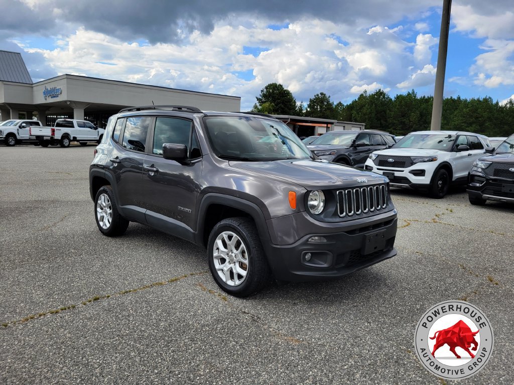 Used 2017 Jeep Renegade Latitude w/ Cold Weather Group AWD/4WD image 10