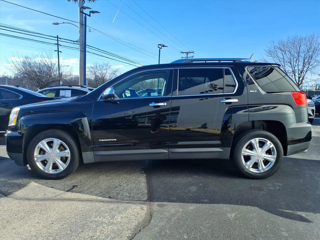 Used 2017 GMC Terrain SLT image 2