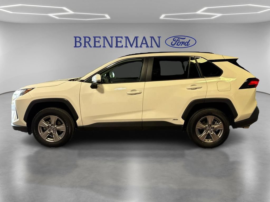 Used 2024 Toyota RAV4 LE AWD/4WD image 9