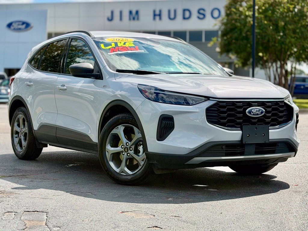 Certified 2025 Ford Escape ST-Line FWD image 2