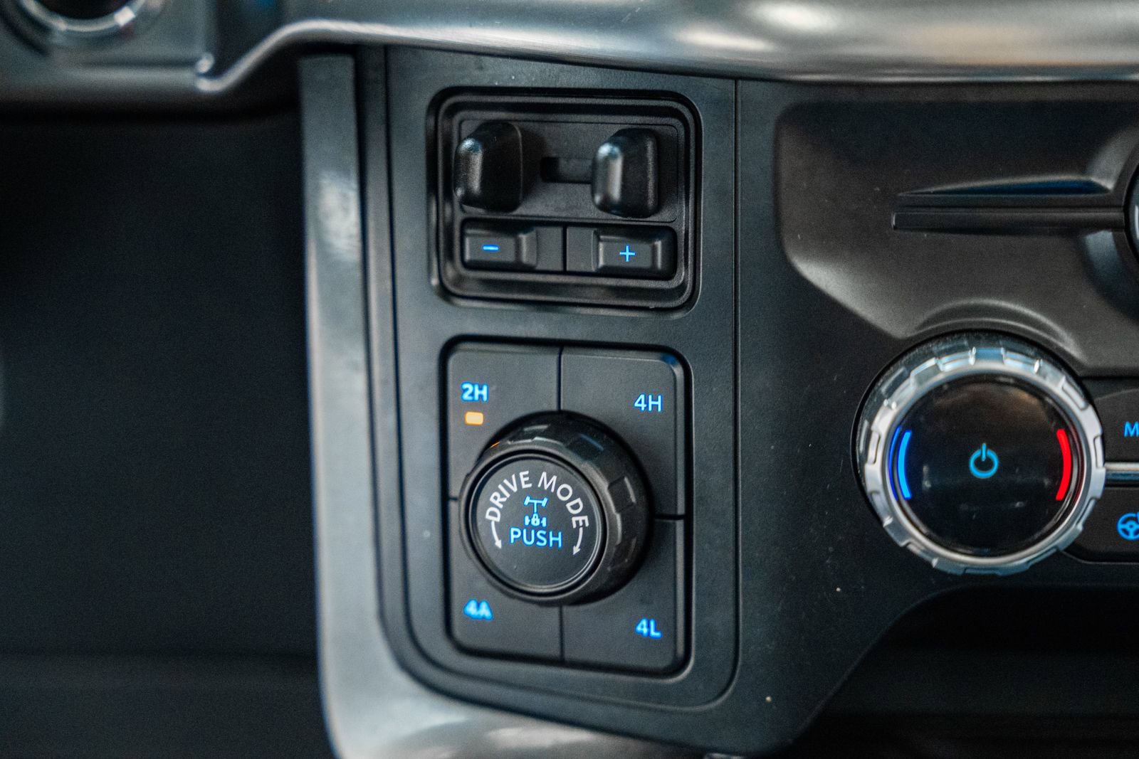 Certified 2023 Ford F150 Lariat w/ Equipment Group 502A High image 29