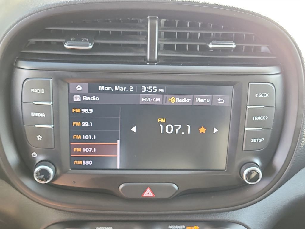 Used 2022 Kia Soul LX image 18