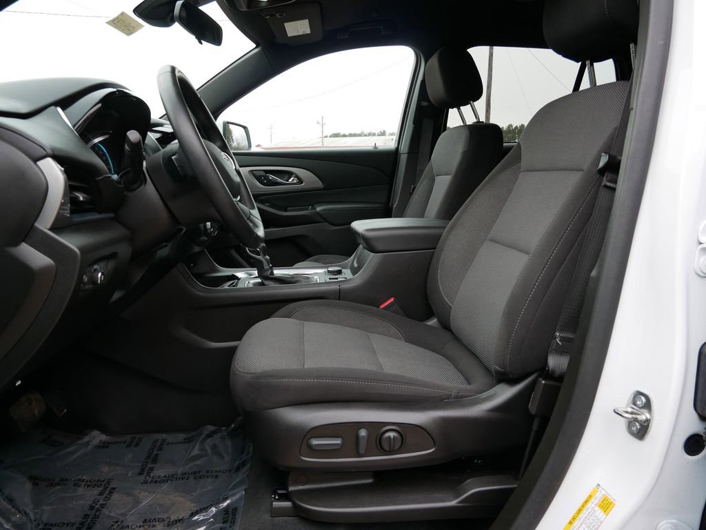 Used 2023 Chevrolet Traverse LT AWD/4WD image 16
