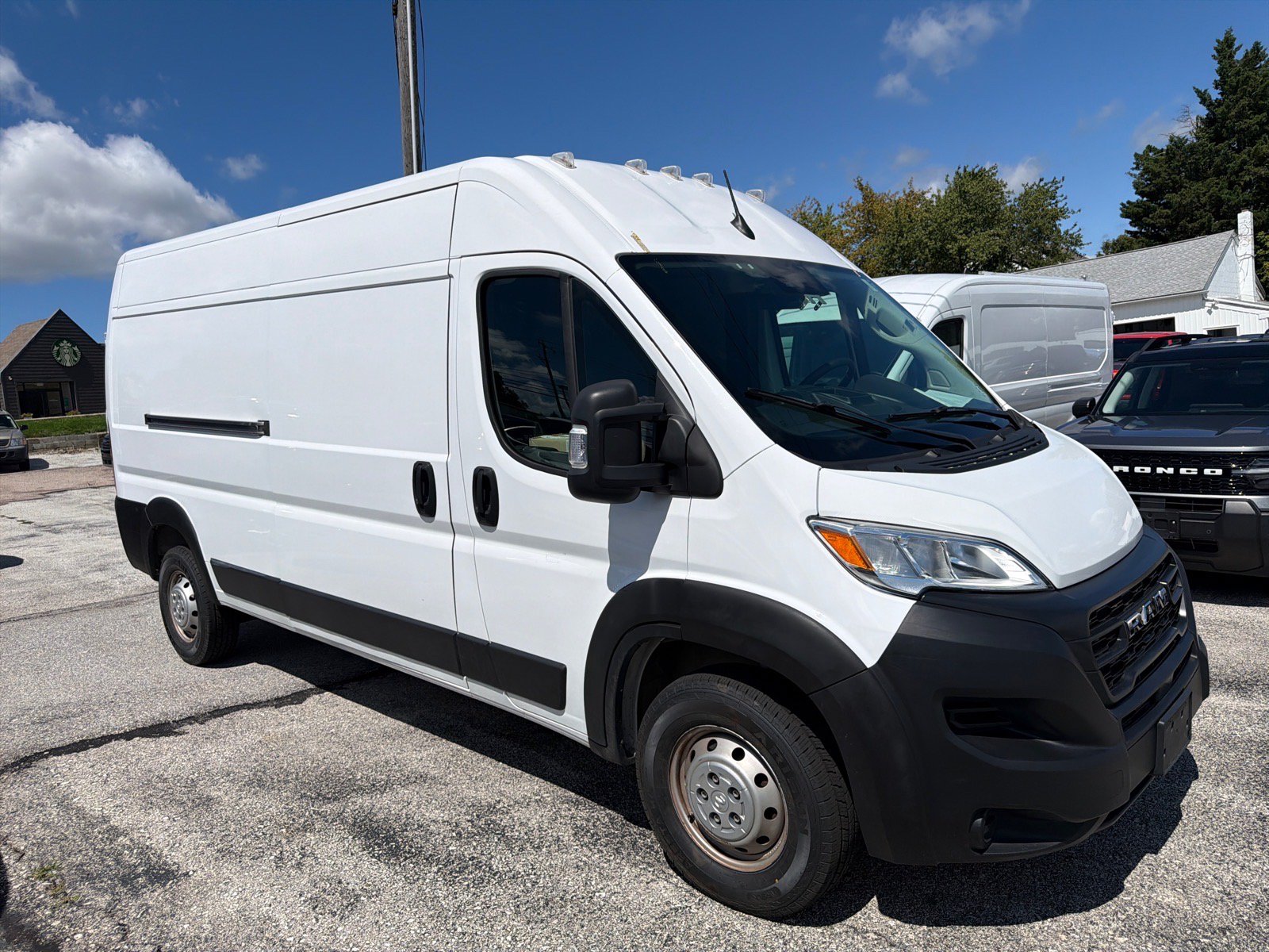 Used 2023 RAM ProMaster 2500 FWD image 3