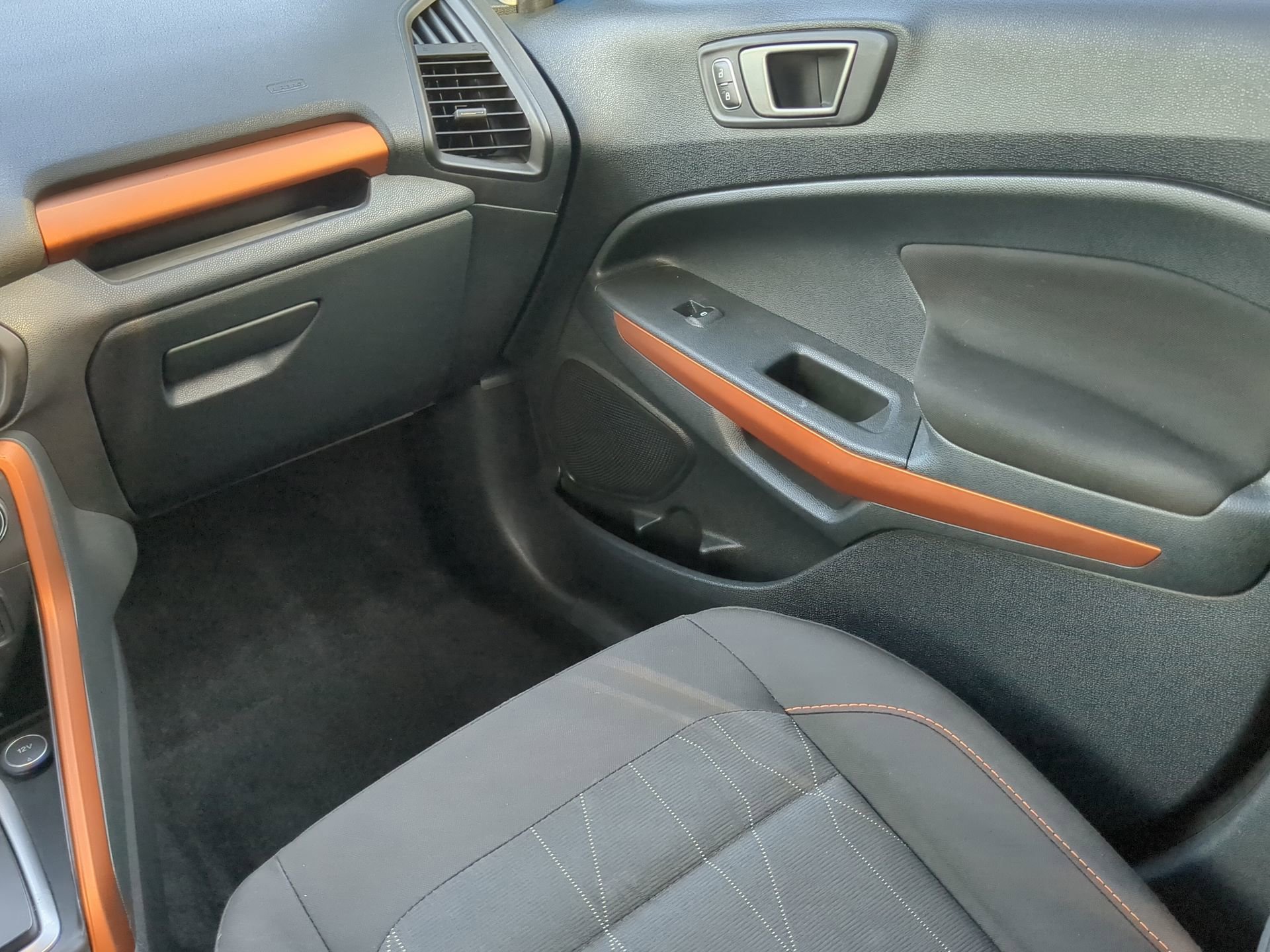 Certified 2021 Ford EcoSport SE w/ SE Appearance Package FWD image 52
