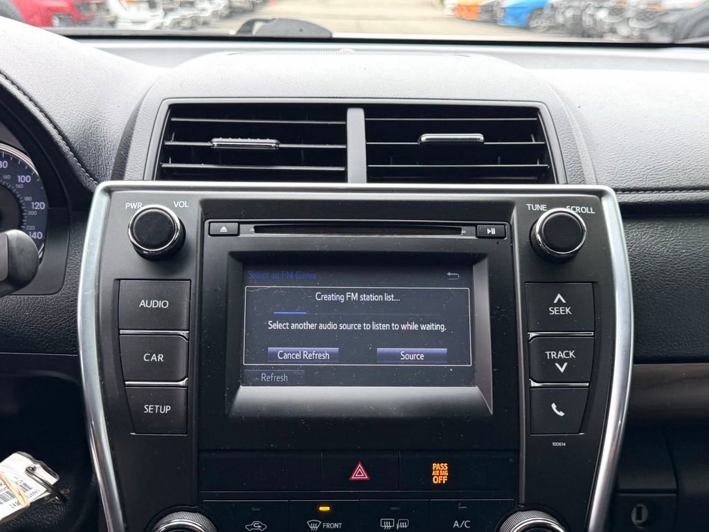 Used 2017 Toyota Camry LE image 24