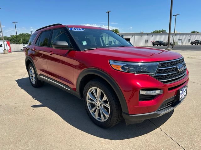 Certified 2023 Ford Explorer XLT w/ Equipment Group 202A AWD/4WD image 8