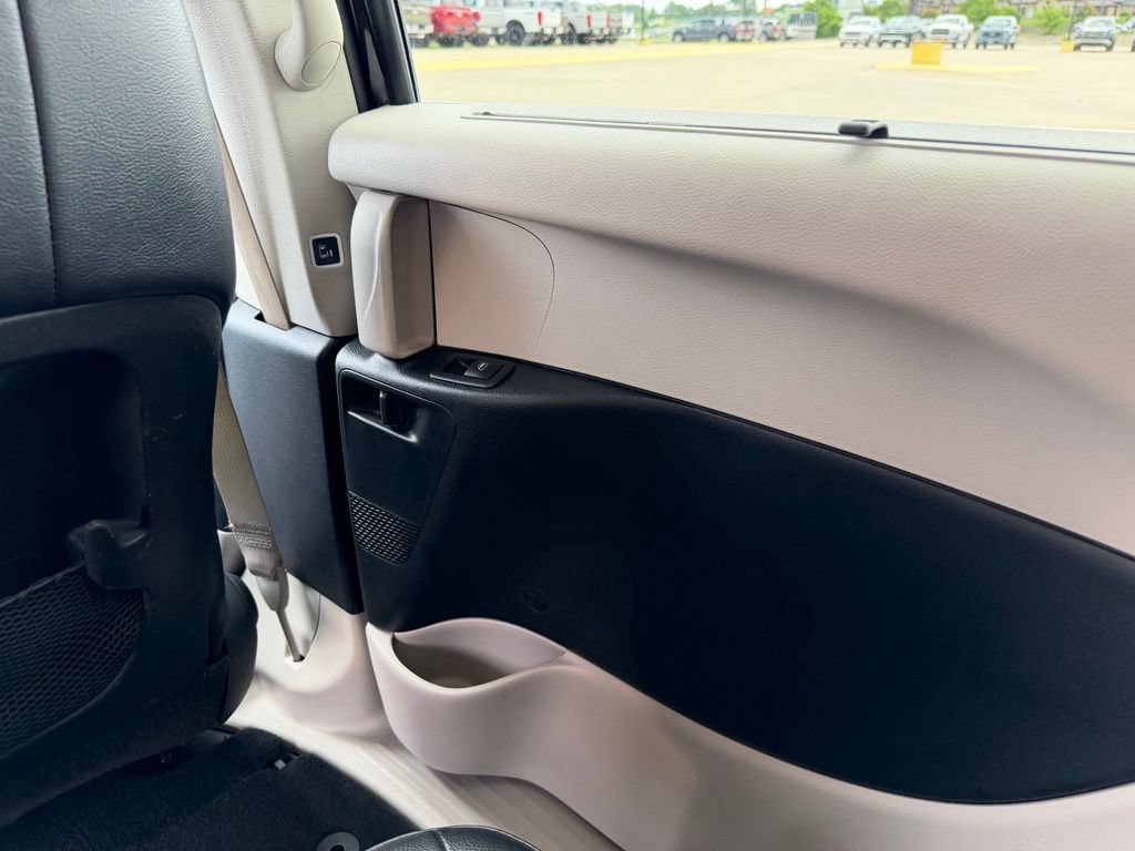 Used 2022 Chrysler Pacifica Touring-L FWD image 39