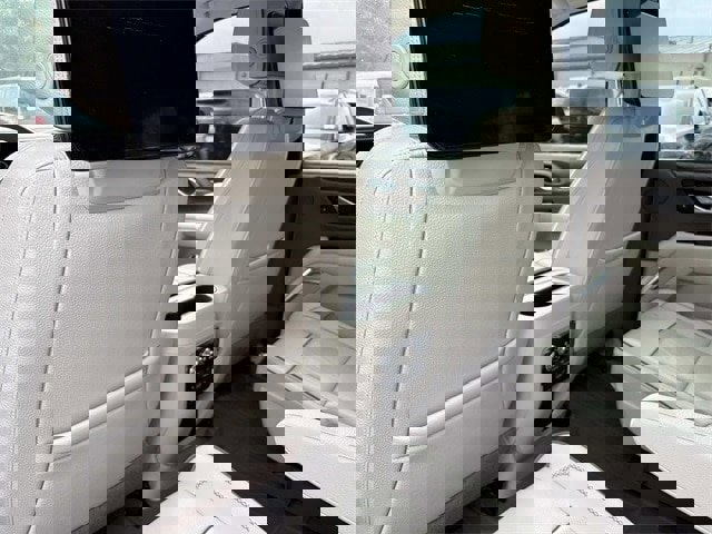 Used 2021 GMC Yukon Denali w/ Denali Premium Package image 17